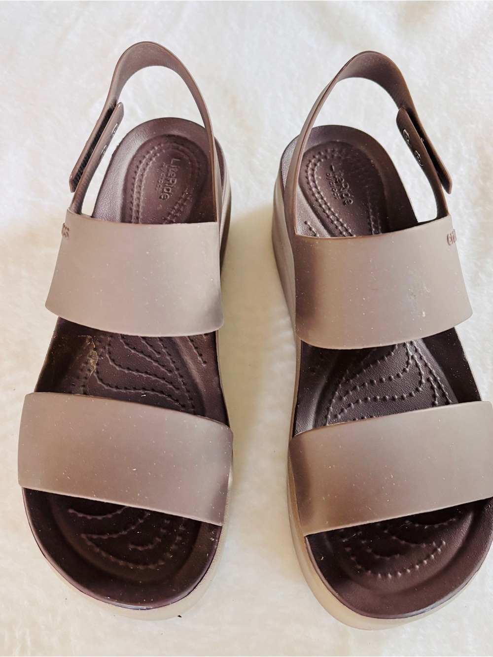 Crocs LiteRide Brooklyn Low Wedge Size 8 Platform Sandals Black Slingback EUC - Picture 2 of 8